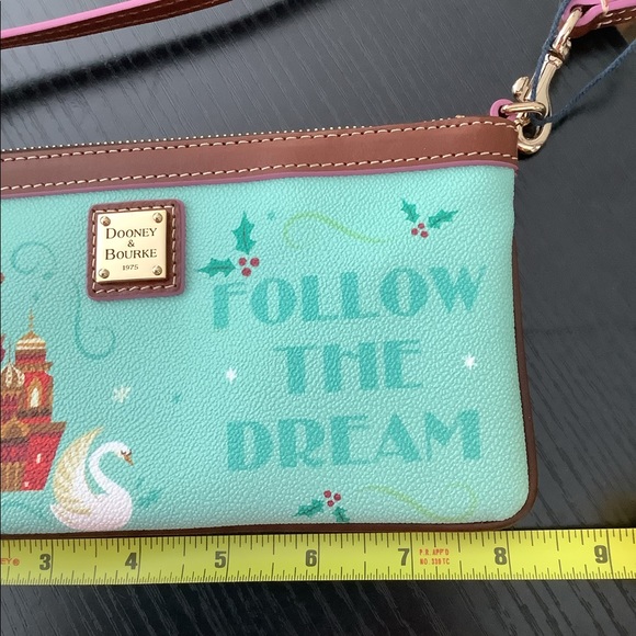 Dooney and Bourke Disney wristlet - Picture 5 of 6